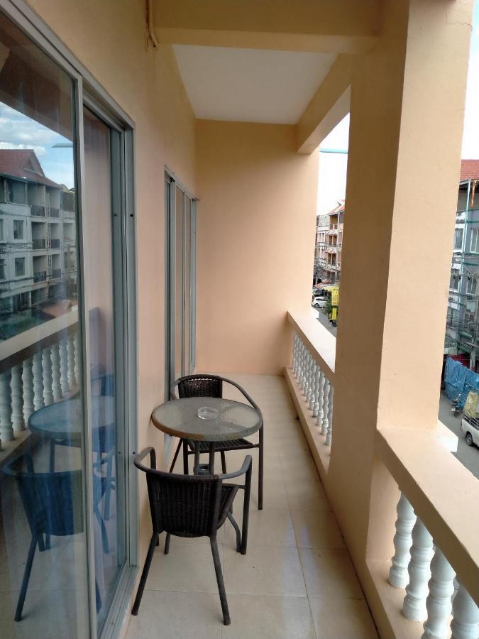Appartamento Welcome Lounge Jomtien Beach Esterno foto